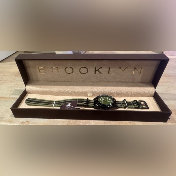 Brooklyn Black Eyed Pea 41mm QTZ Green and Black Watch - Picture 3 of 8